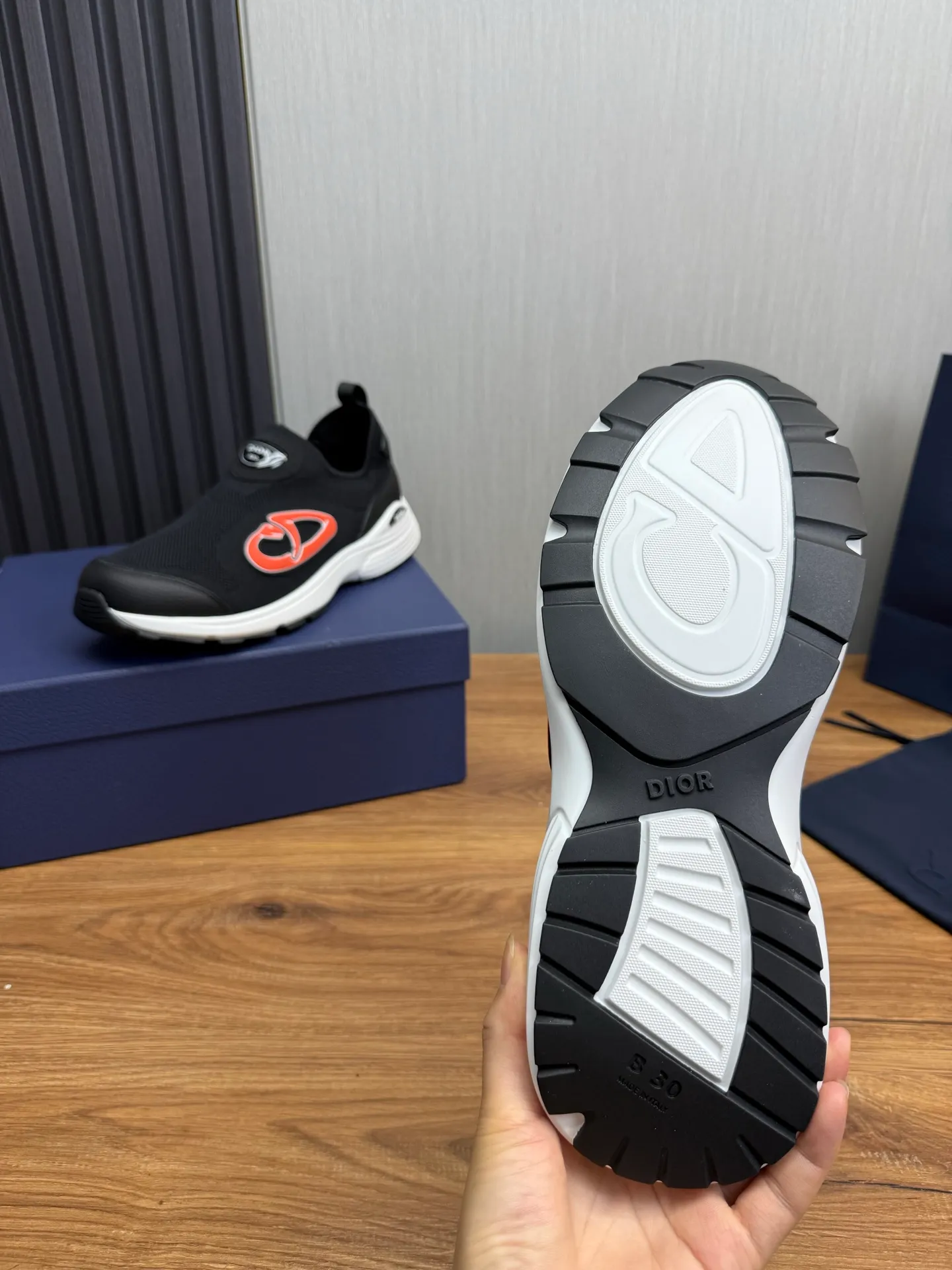 Men's shoes 💰540💰 Dior Dior B30 latest hot model shipped, original 1:1 manufacturing ▪️ Fabric: Original custom fly woven ▪️ Lining: Imported breathable mesh ▪️ Sole: Original molded non-slip outsole ▪️ Size: 38-45 (custom-made 45 non-returnable)